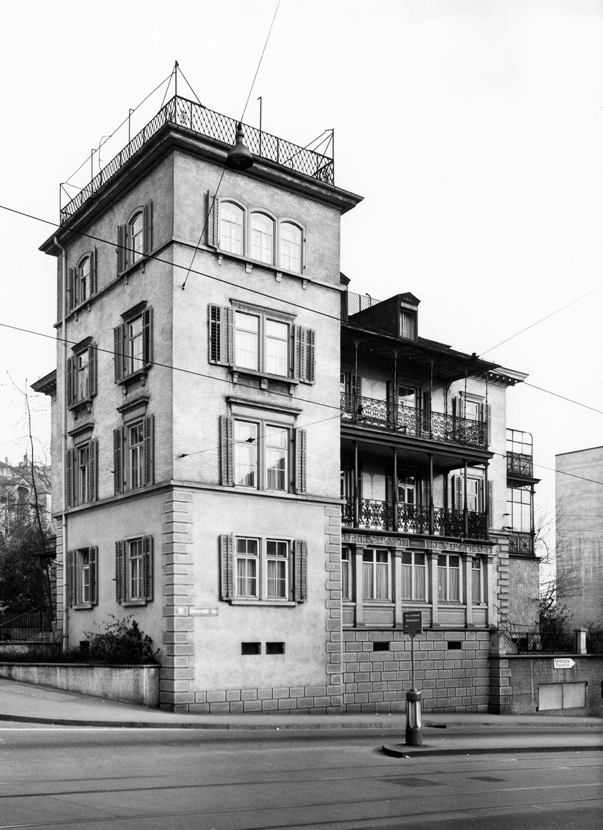 On the first floor of this house at Universitätsstrasse 38, Joyce writes five episodes of «Ulysses» (image: BAZ)