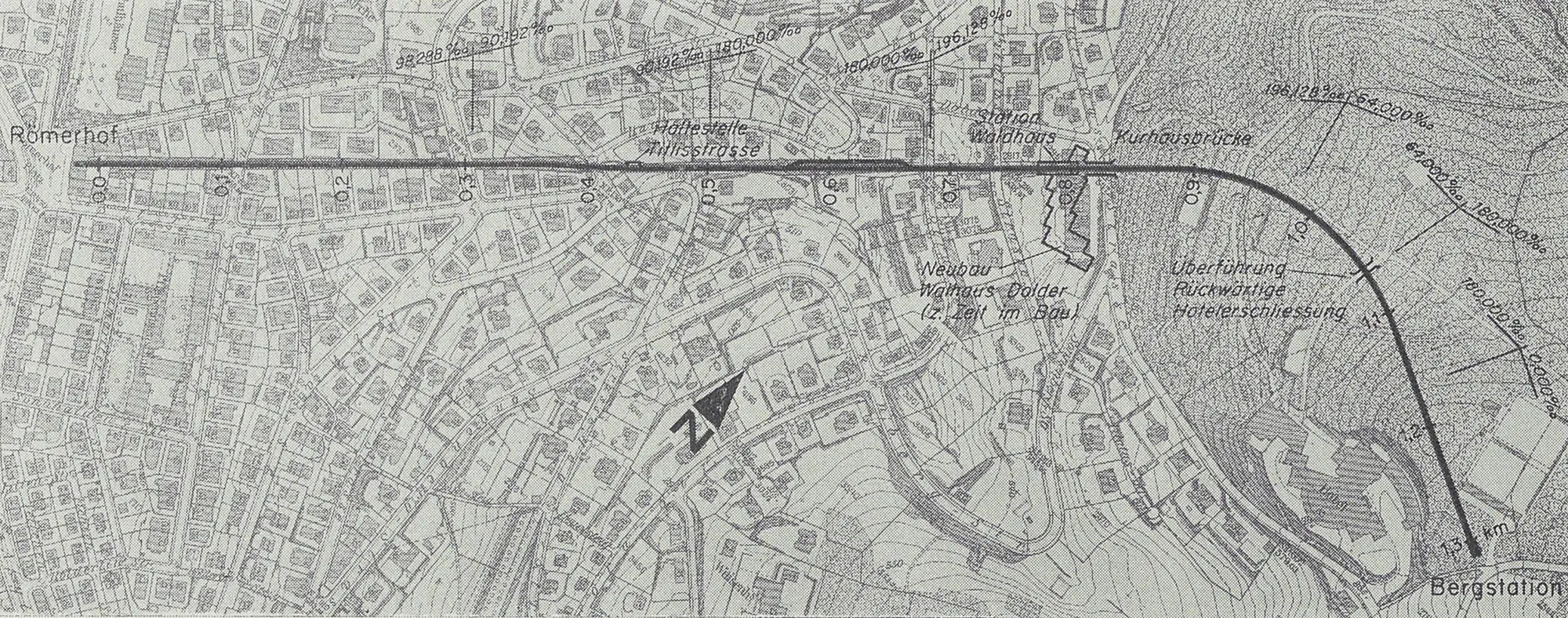 Die neue Strecke der Dolderbahn macht nach dem Waldhaus eine Rechtskurve und führt durch den Wald zum Grand Hotel Dolder. Über die neue Streckenführung berichtet 1973 die Schweizerische Bauzeitung. (Bild: ZB Zürich)