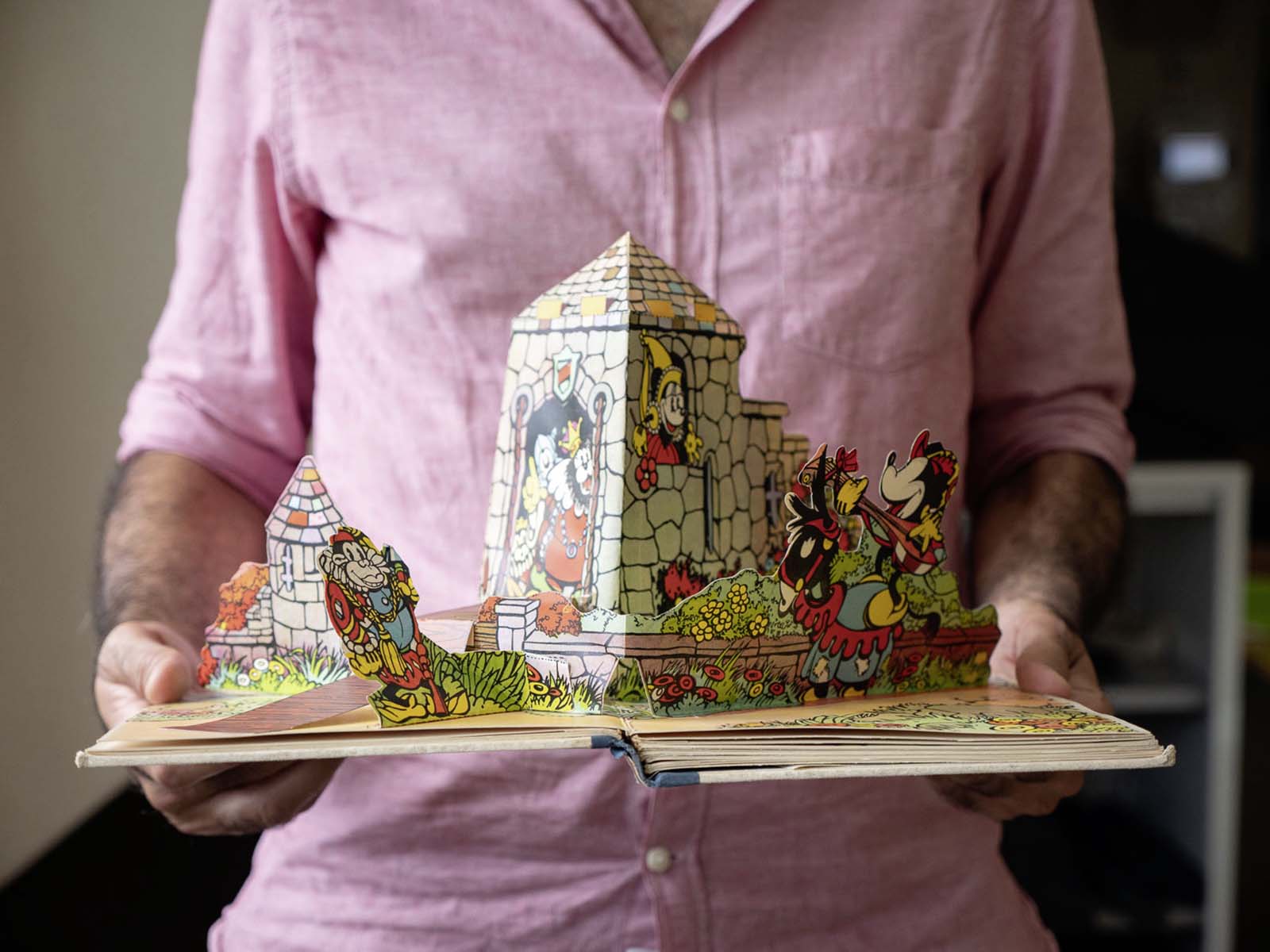 «Mickey Mouse in King Arthur’s Court» pop-up book (image: Severin Pomsel / ZB Zürich)