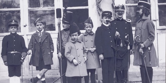 Bilder einer Familie – Vier Generationen Wille und Schwarzenbach