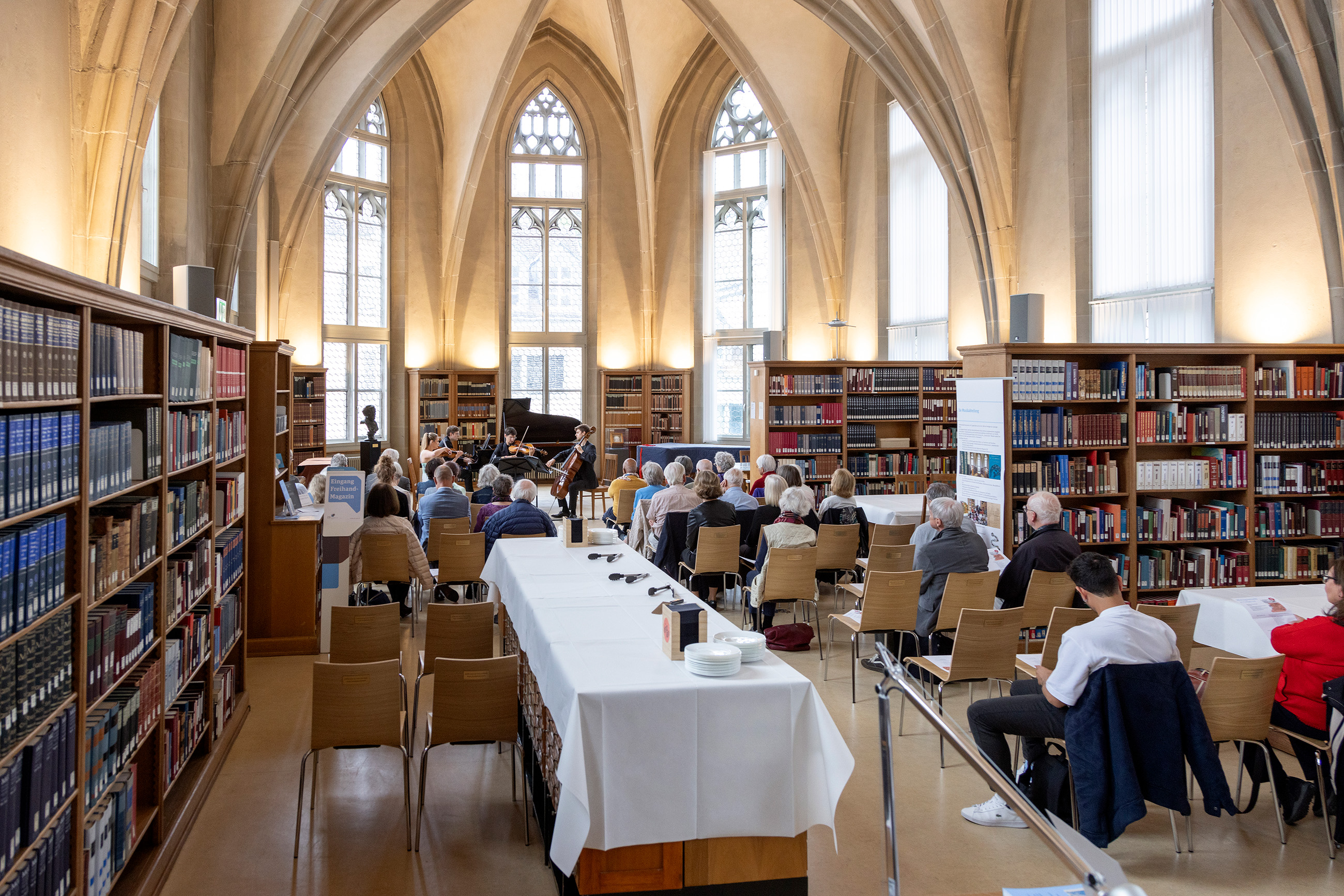 Bestuhlung Musiklesesaal